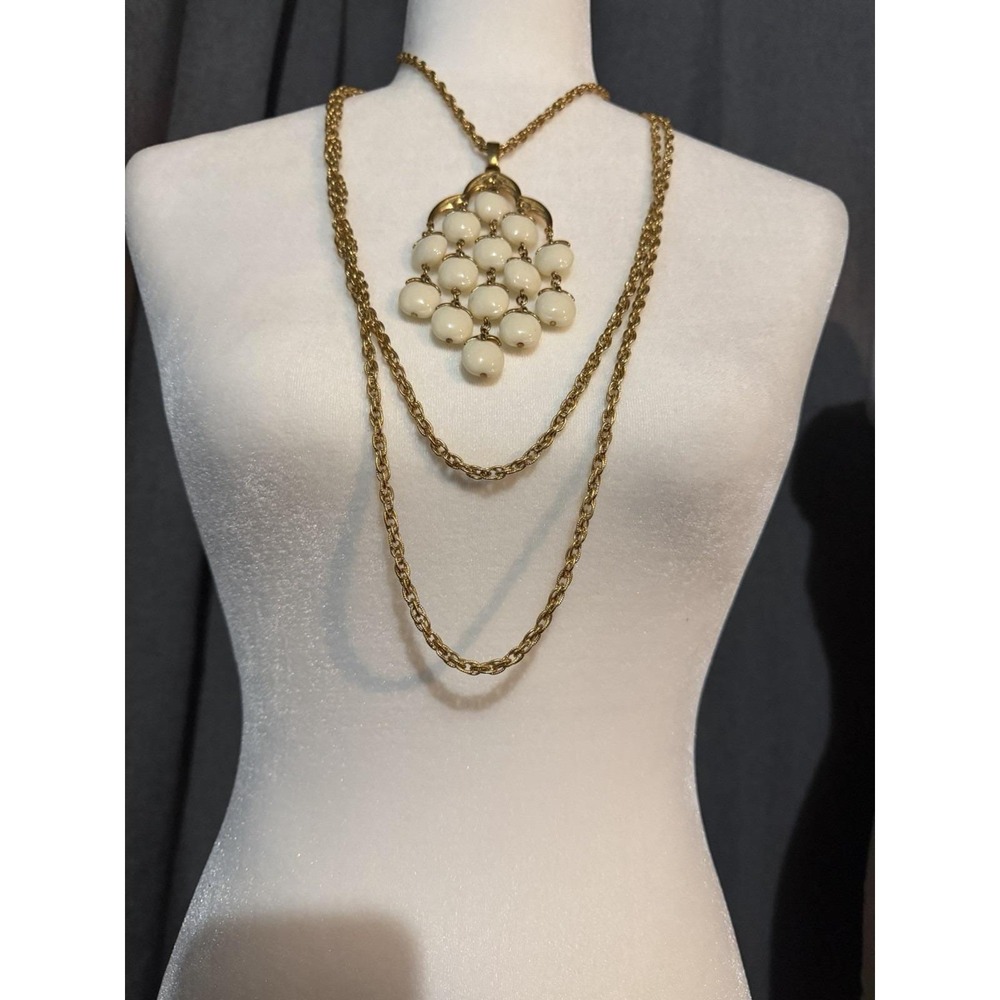 Vintage Crown Trifari Gold Tone White Cabochon Multi Strand Pendant Necklace - Picture 4 of 10